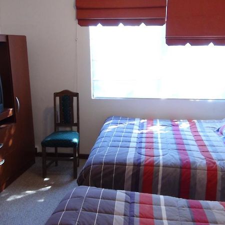 Hostal Los Avellanos 特木科 外观 照片